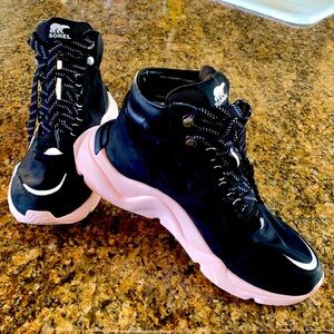 Women’s Size 8 Hiking Boots - Barely Worn